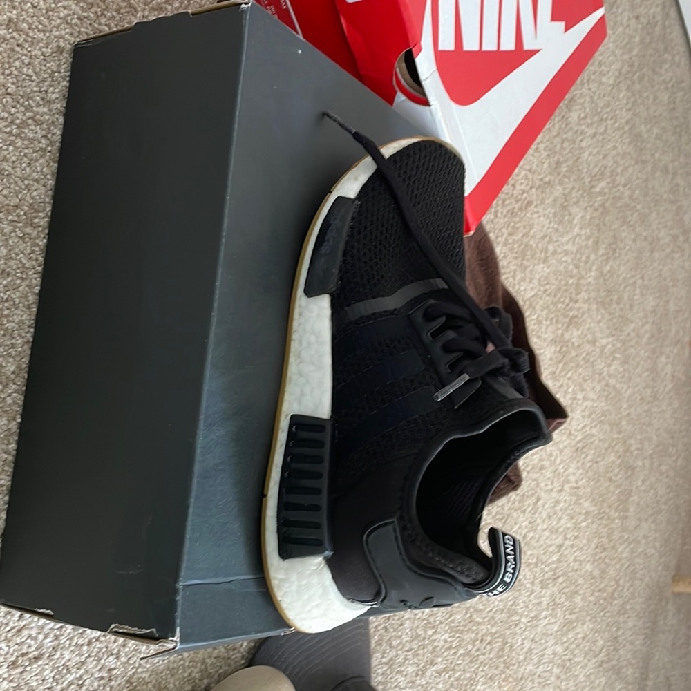 Adidas NMD R1 w/box